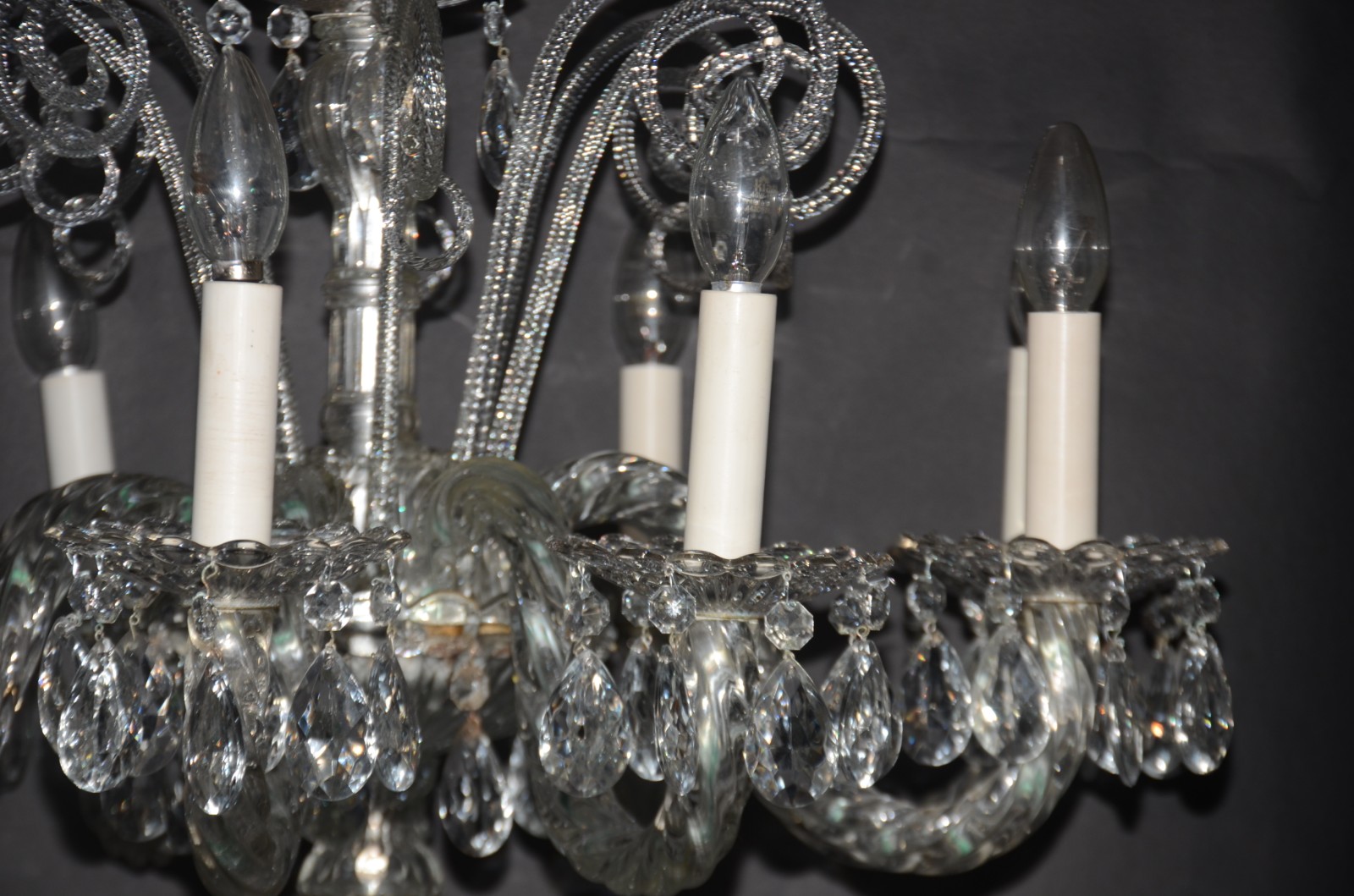 Lustre de cristal para 8 luzes, bobeches com bordas peroladas... - foto 7 de 10