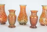 Cinco vasos diversos de antigo vidro decorativo... - Cinco vasos diversos de antigo vidro decorativo "casca de cebola".