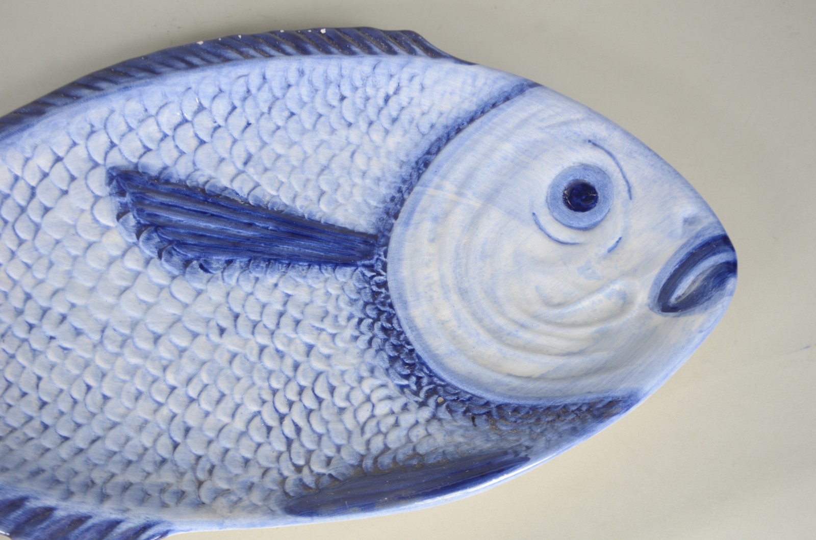Diversas peças de cerâmica azul e branca, sendo: 3 travessas feitio... - foto 5 de 11