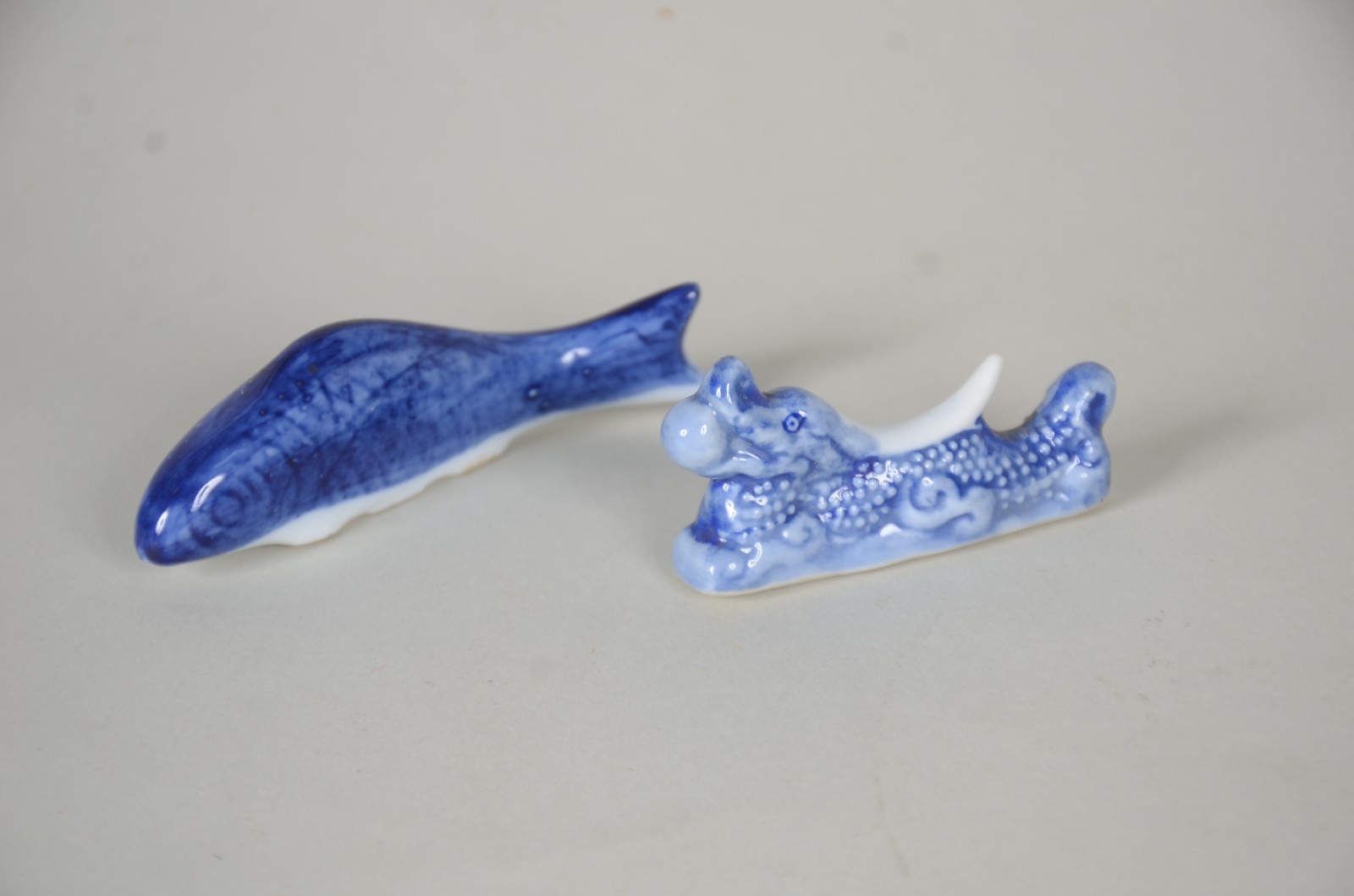 Diversas peças de cerâmica azul e branca, sendo: 3 travessas feitio... - foto 11 de 11