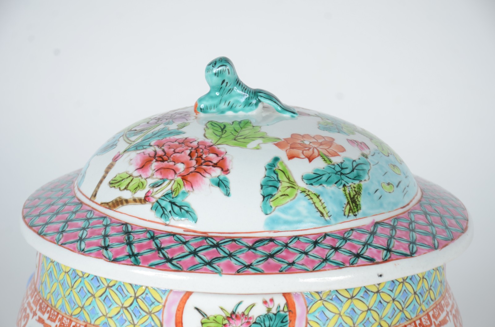 Potiche de porcelana oriental decorado com aves, flores e guirlandas... - foto 3 de 11