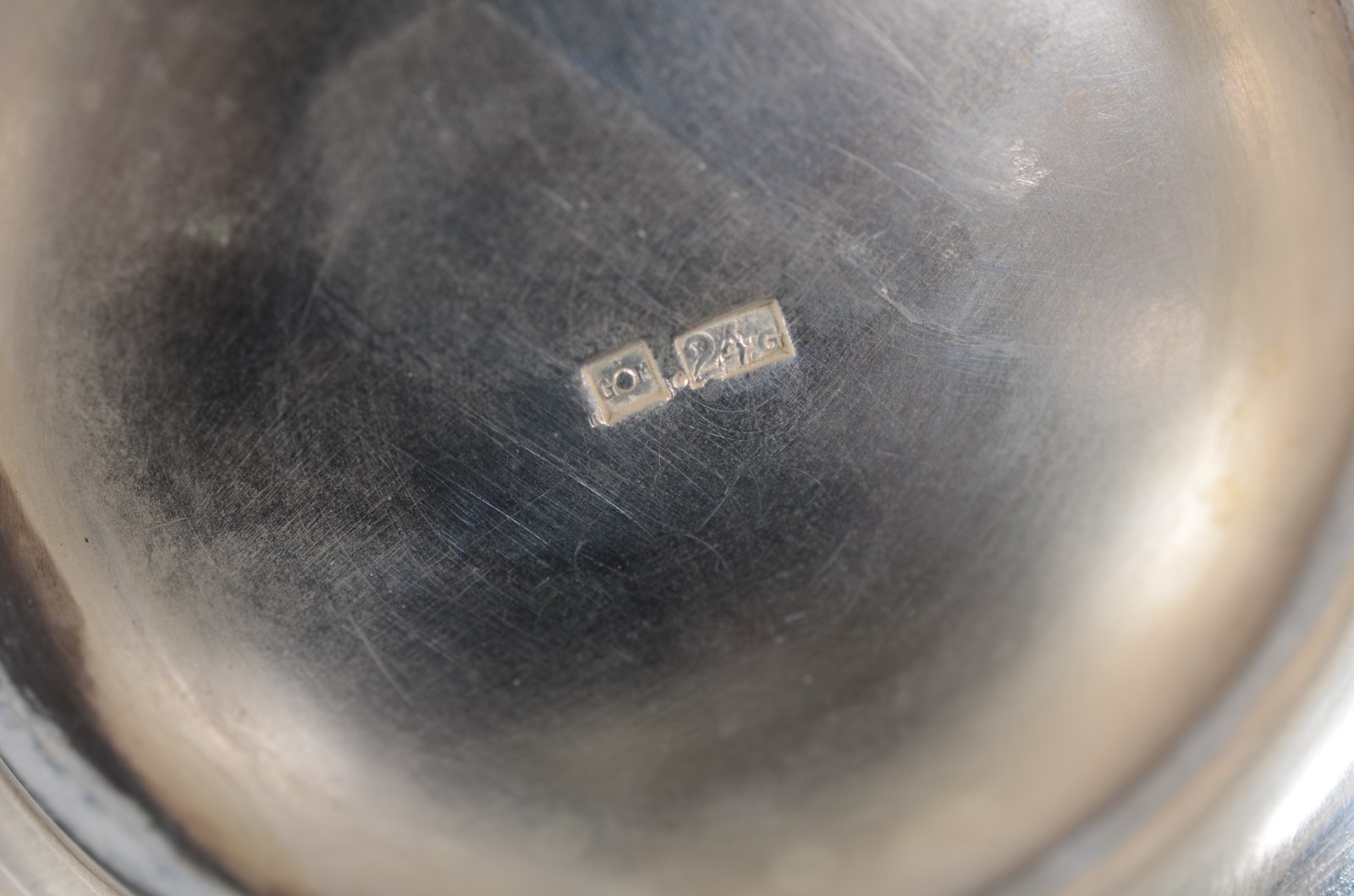 Baixela para chá e café de metal prateado com 5 peças, sendo bandeja... - foto 10 de 11