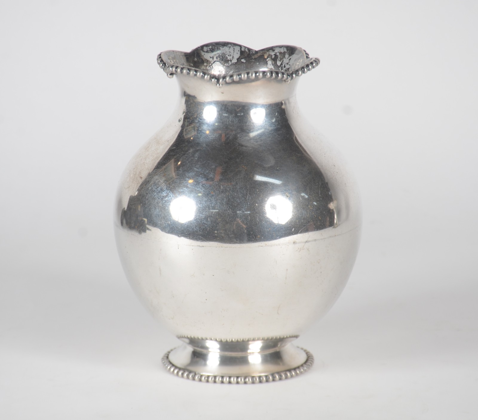 Vaso de prata portuguesa contraste Águia, bordas peroladas. Com... - foto 1 de 5
