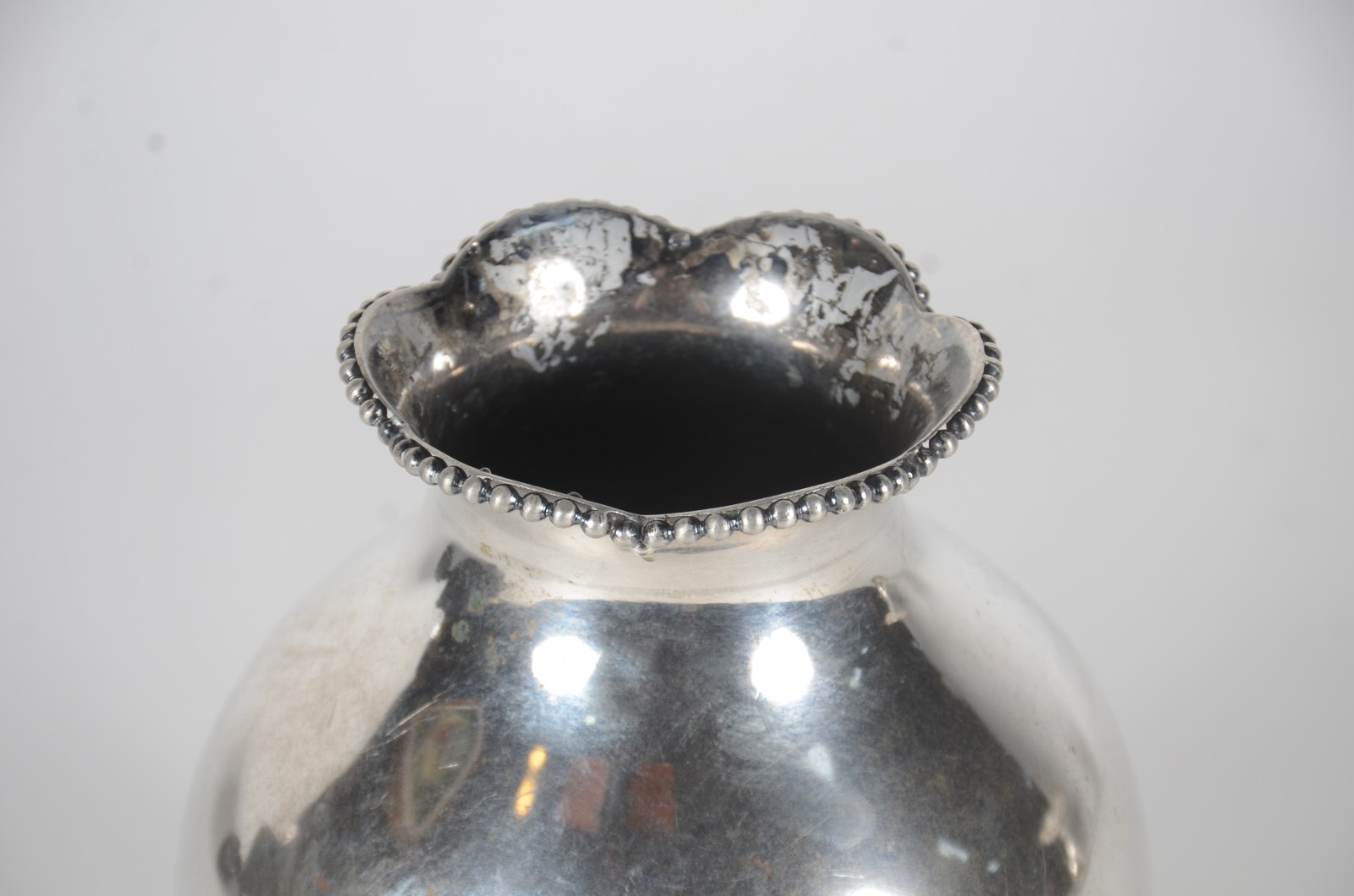 Vaso de prata portuguesa contraste Águia, bordas peroladas. Com... - foto 2 de 5