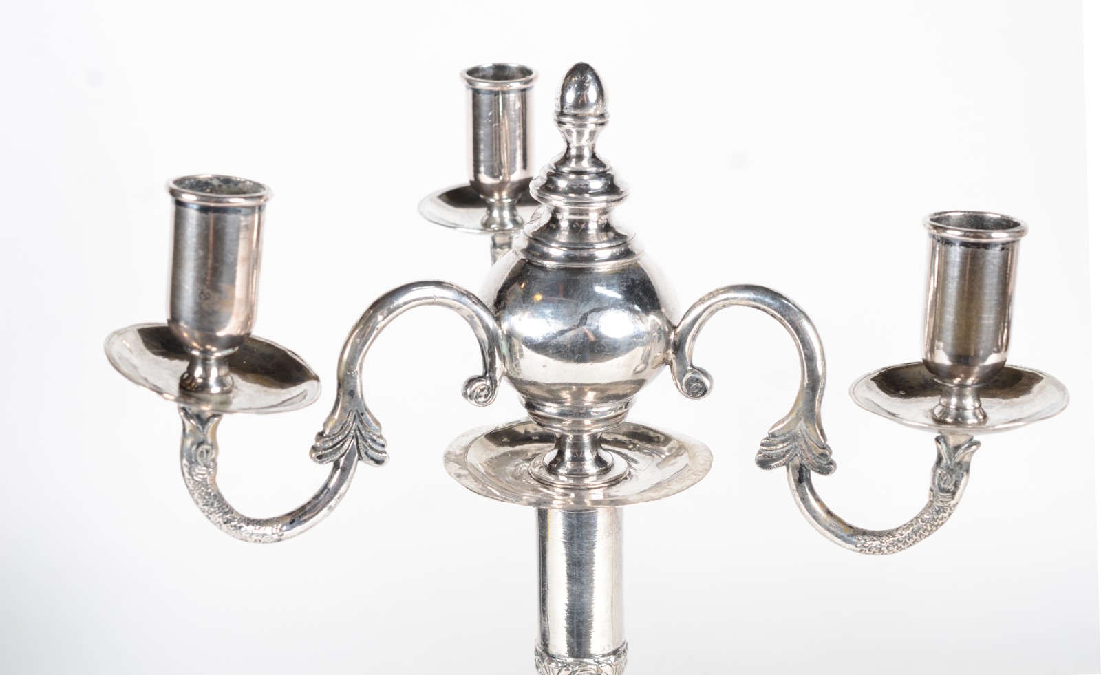 Par de candelabros de prata de lei, para 3 velas cada, reversíveis em... - foto 2 de 11