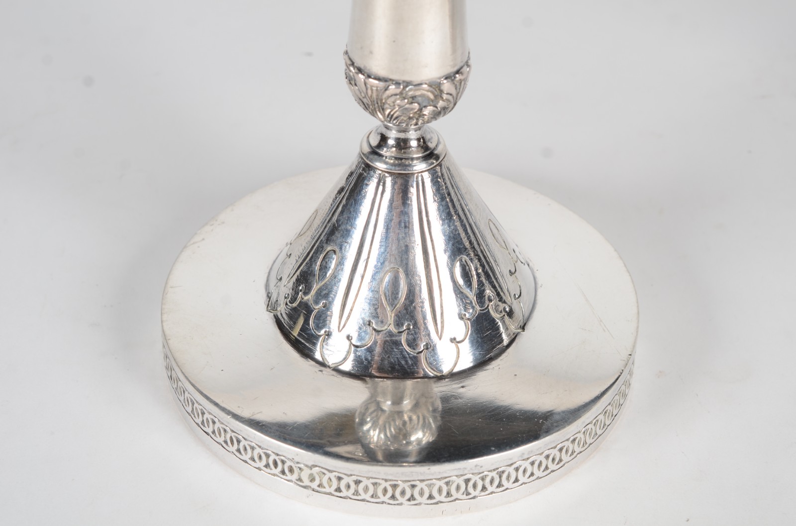 Par de candelabros de prata de lei, para 3 velas cada, reversíveis em... - foto 3 de 11