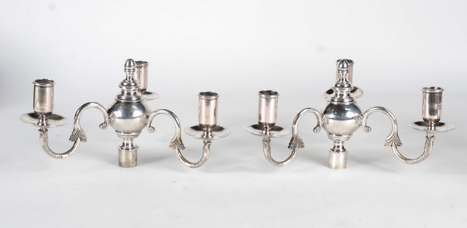 Par de candelabros de prata de lei, para 3 velas cada, reversíveis em... - foto 10 de 11