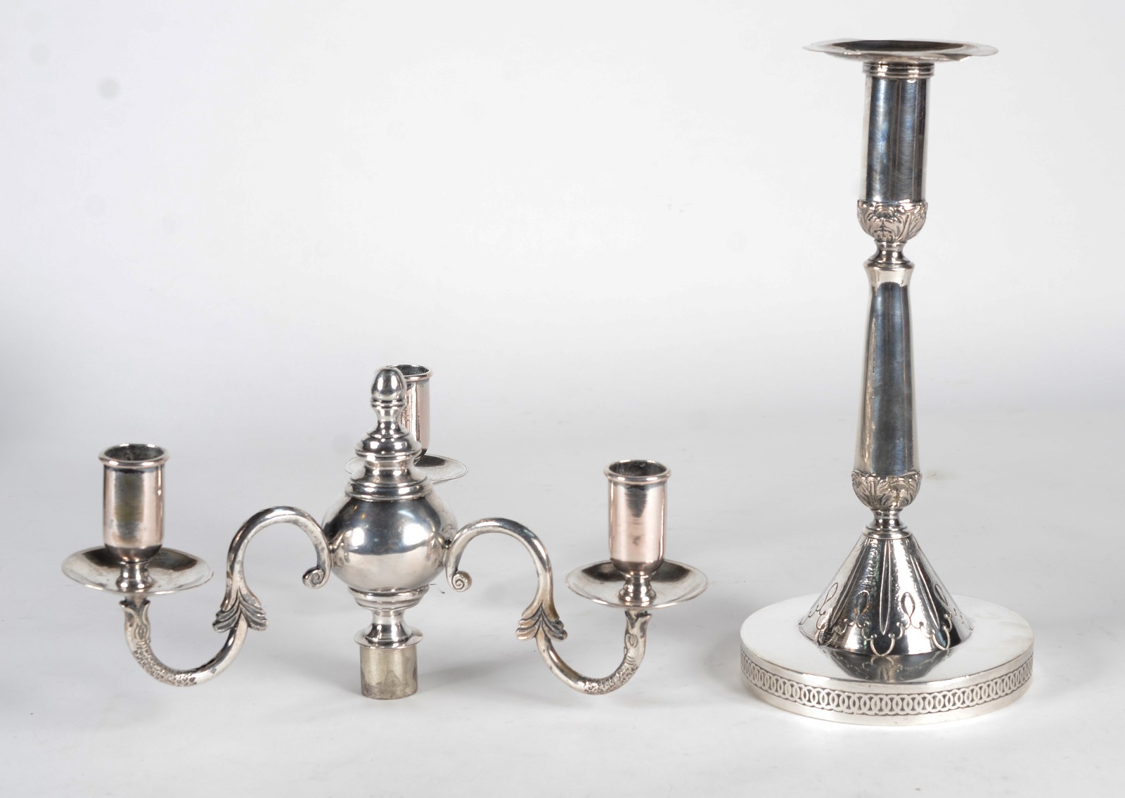Par de candelabros de prata de lei, para 3 velas cada, reversíveis em... - foto 11 de 11