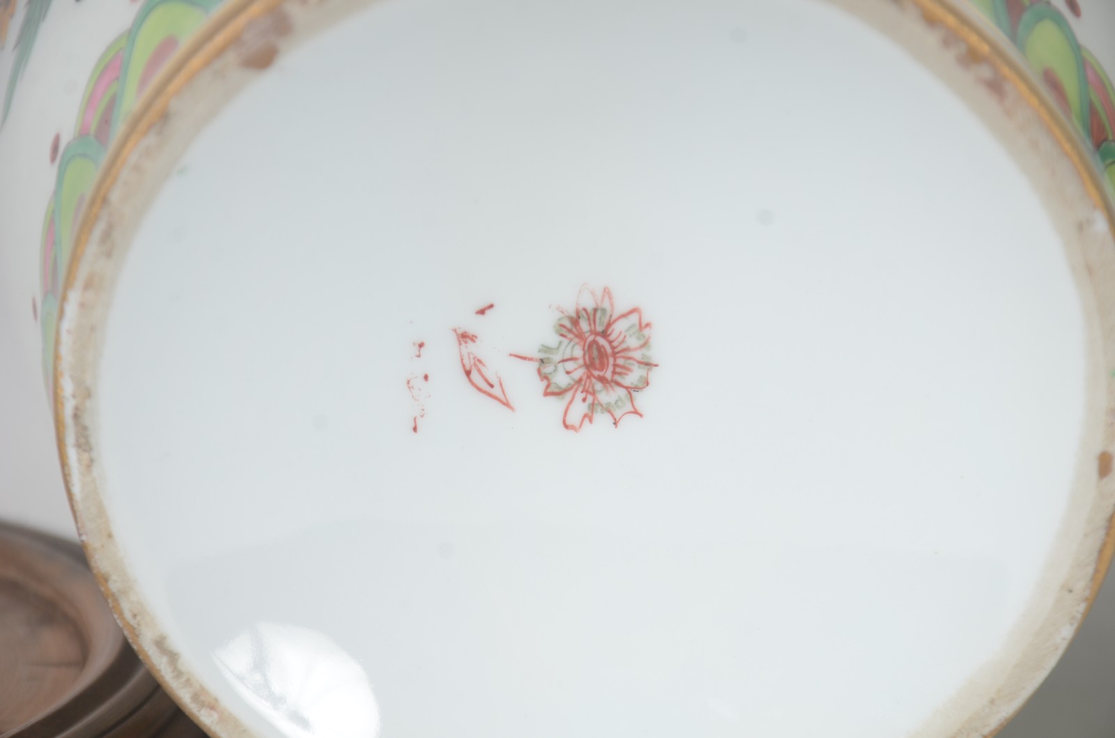 Par de vasos de porcelana nacional decoração floral em policromia... - foto 9 de 10