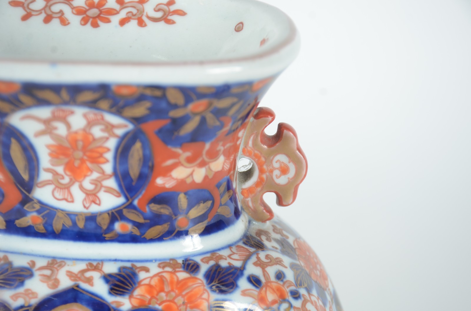 Par de antigos vasos de porcelana japonesa Imari, ricamente decorados... - foto 4 de 7