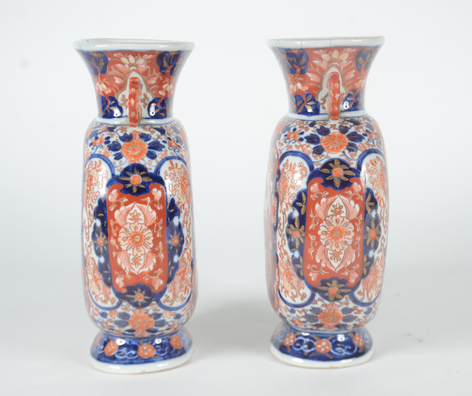 Par de antigos vasos de porcelana japonesa Imari, ricamente decorados... - foto 5 de 7