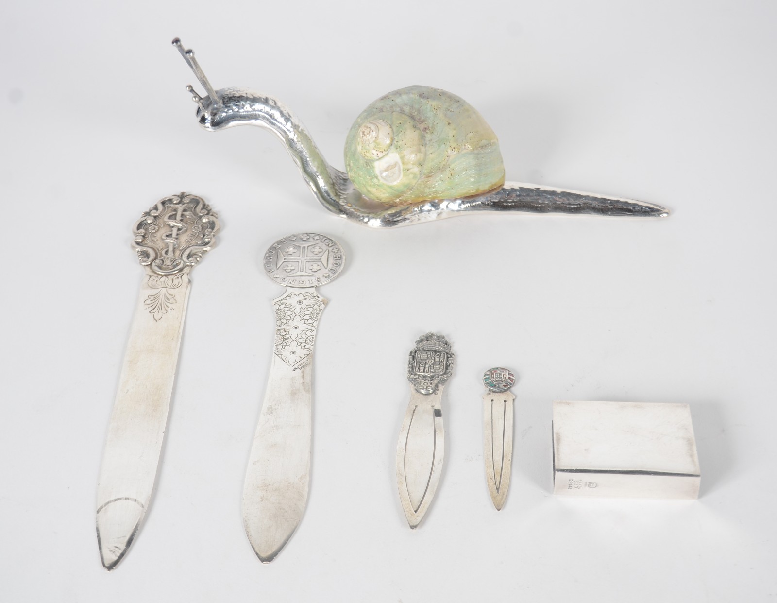 Diversas peças de prata de lei, sendo: dois "abre cartas", dois... - foto 1 de 10