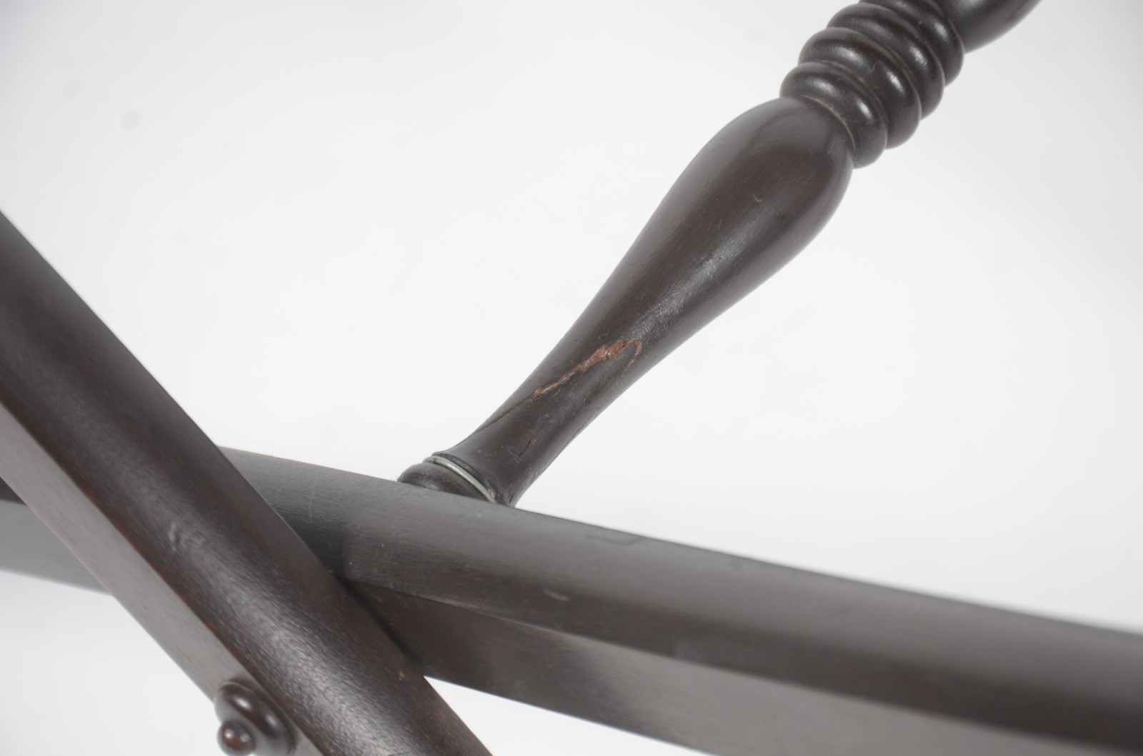 Tabuleiro com alças de metal prateado (desgastes), base separada de... - foto 4 de 11