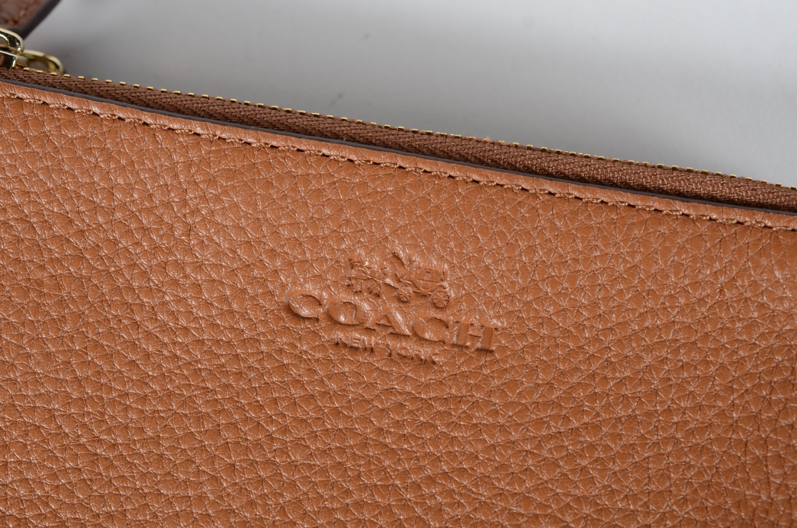 Três bolsas porta níquel, marca COACH. - foto 4 de 11
