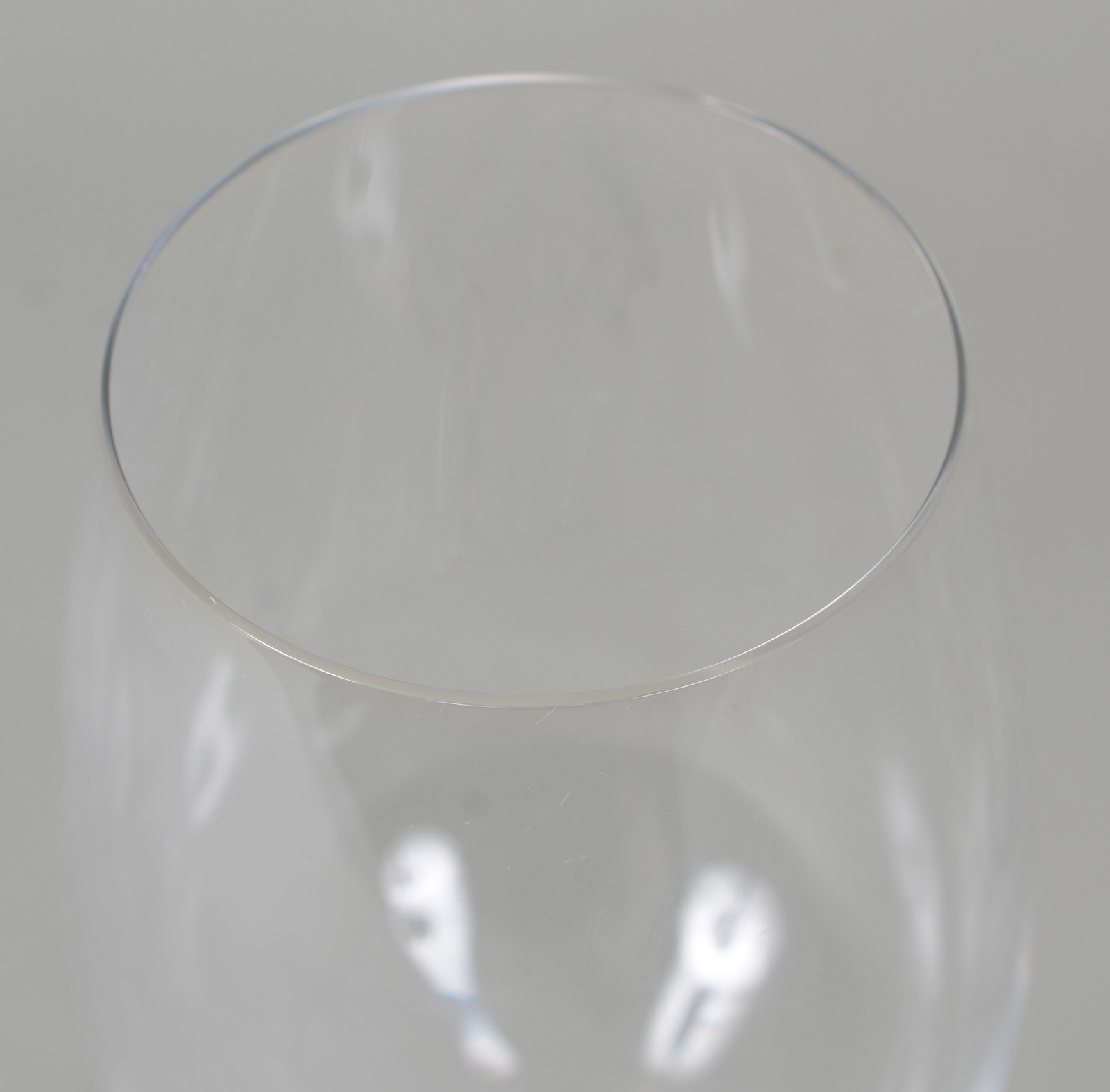 Seis taças de cristal para vinho tinto. - foto 3 de 5