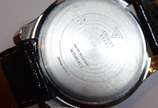 GUESS,  - Relógio com pulseira de couro. Funcionando.