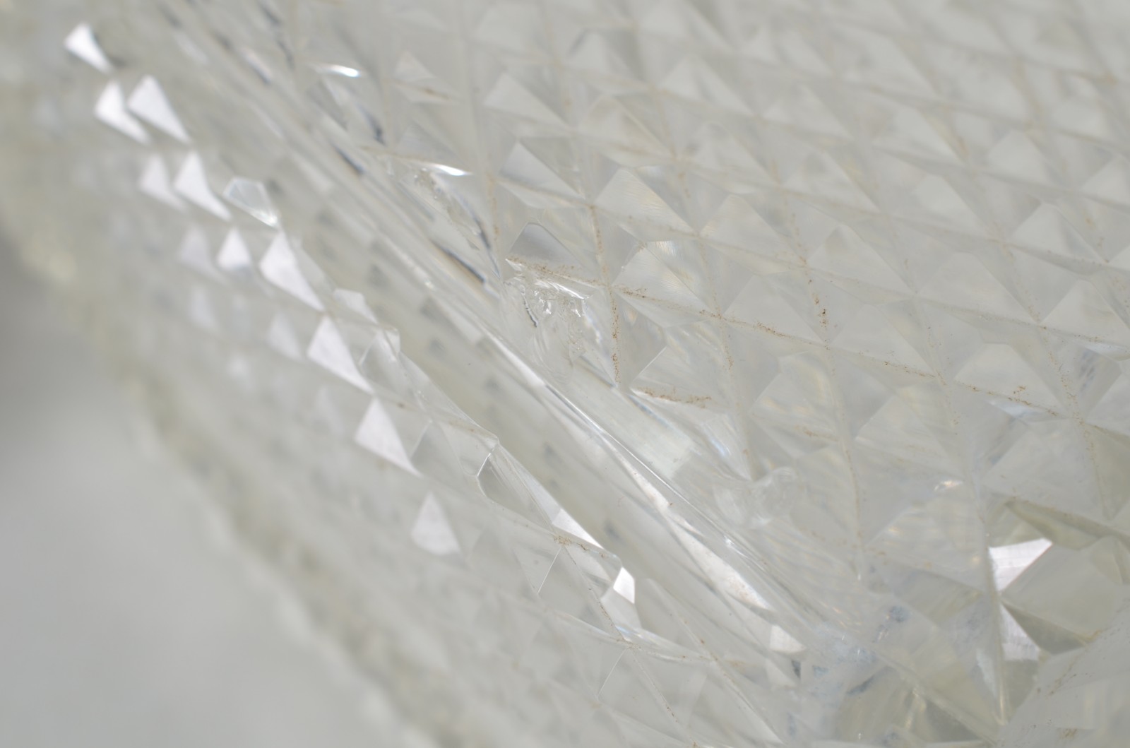 Quatro garrafas de cristal em diversos modelos. - foto 7 de 8