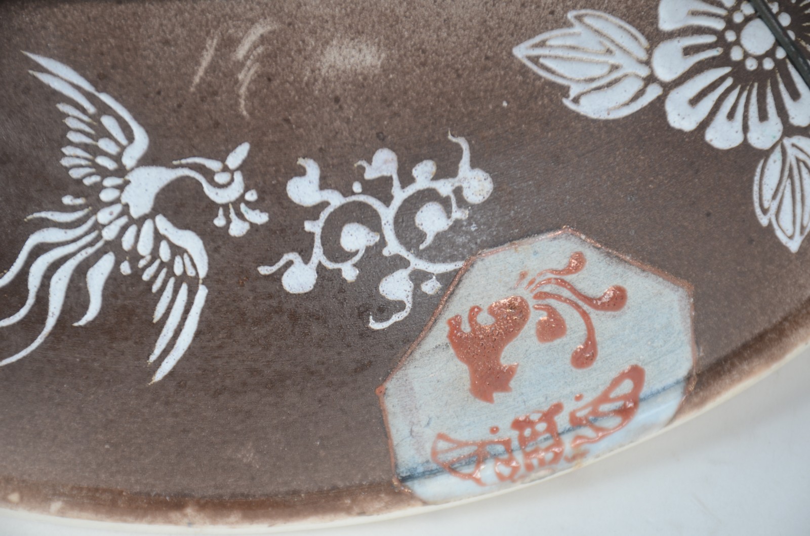 Medalhão de faiança japonesa Satzuma decorado com figuras em... - foto 6 de 6