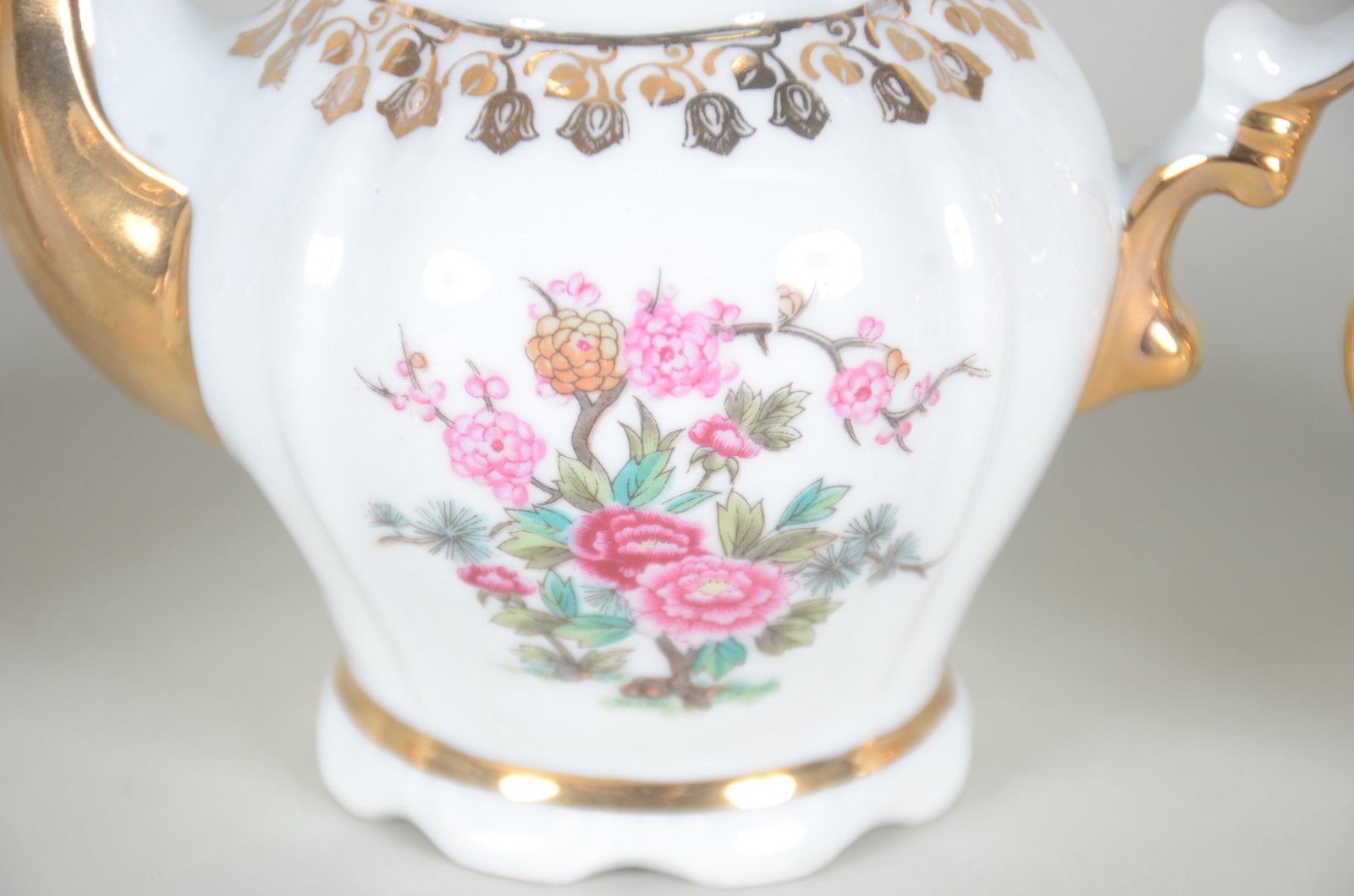 Serviço para café de porcelana Real na cor branca com flores em... - foto 4 de 10