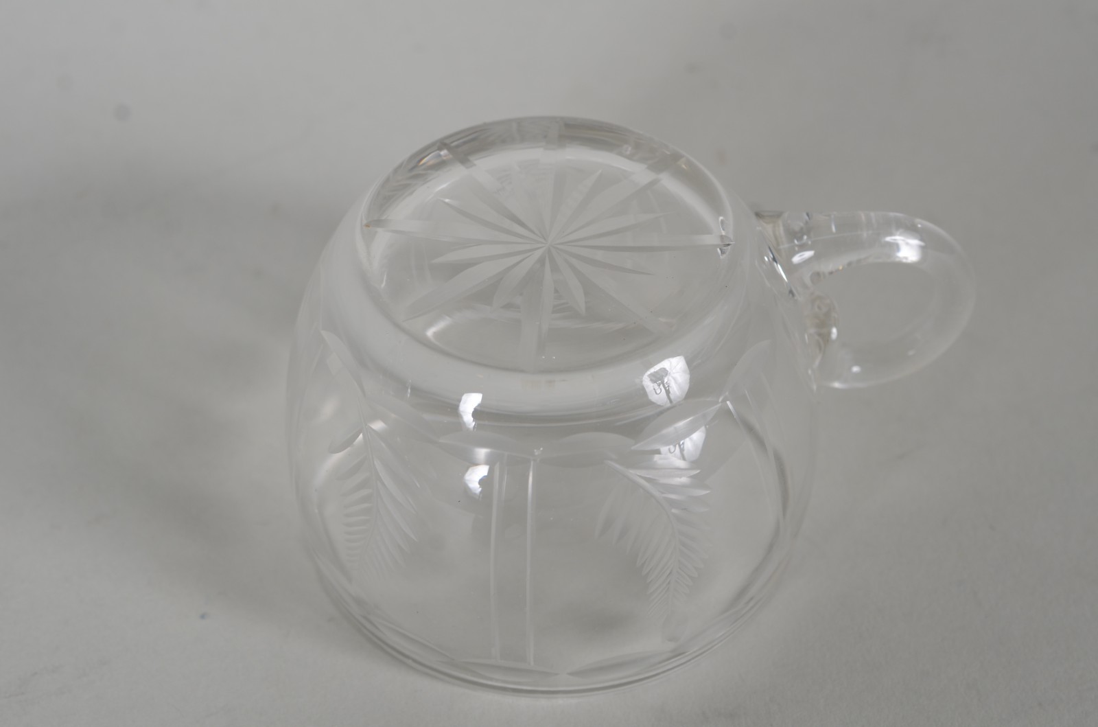 Conjunto de poncheira com concha e 12 canecas em demi cristal... - foto 4 de 10