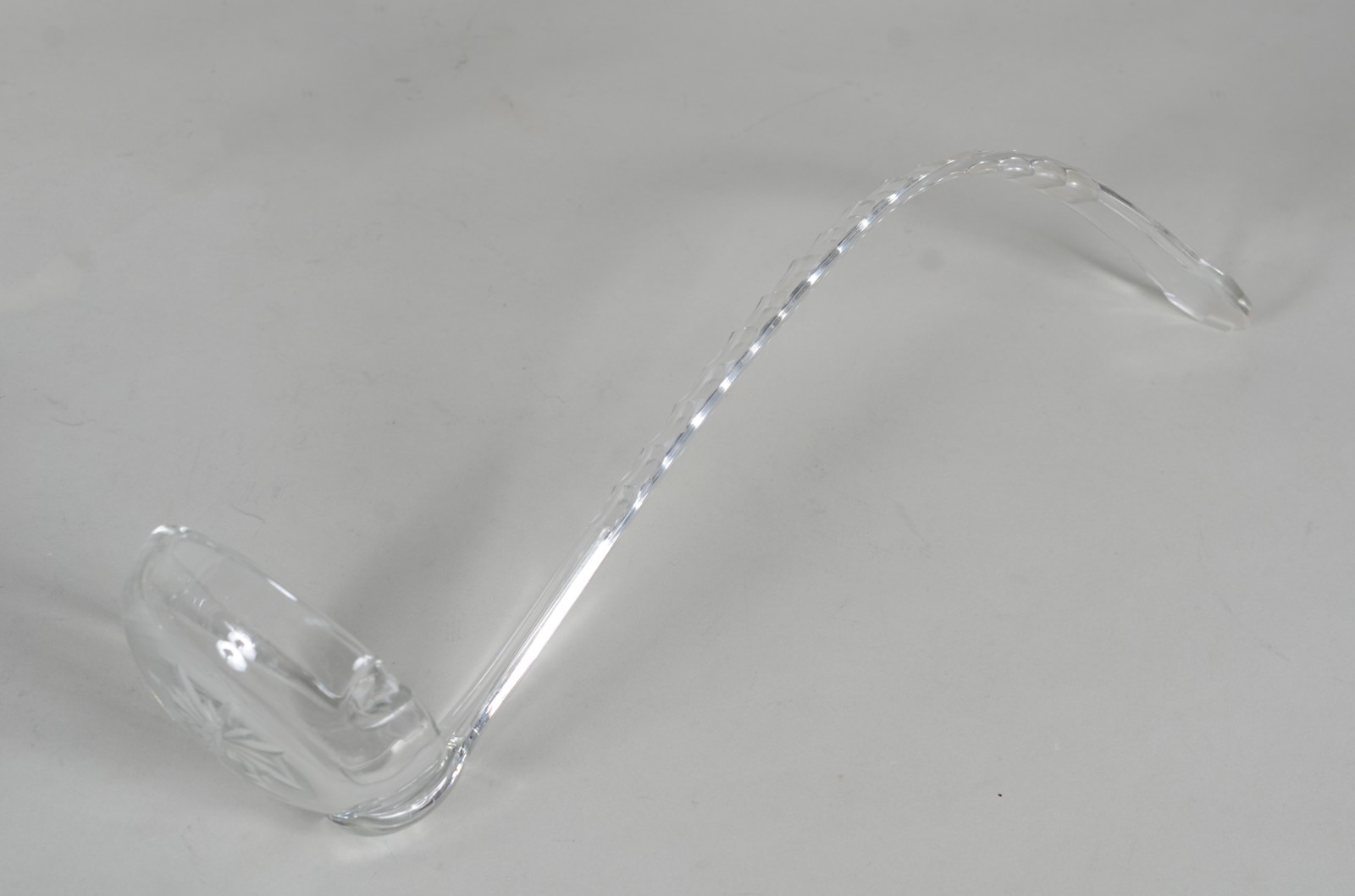 Conjunto de poncheira com concha e 12 canecas em demi cristal... - foto 9 de 10