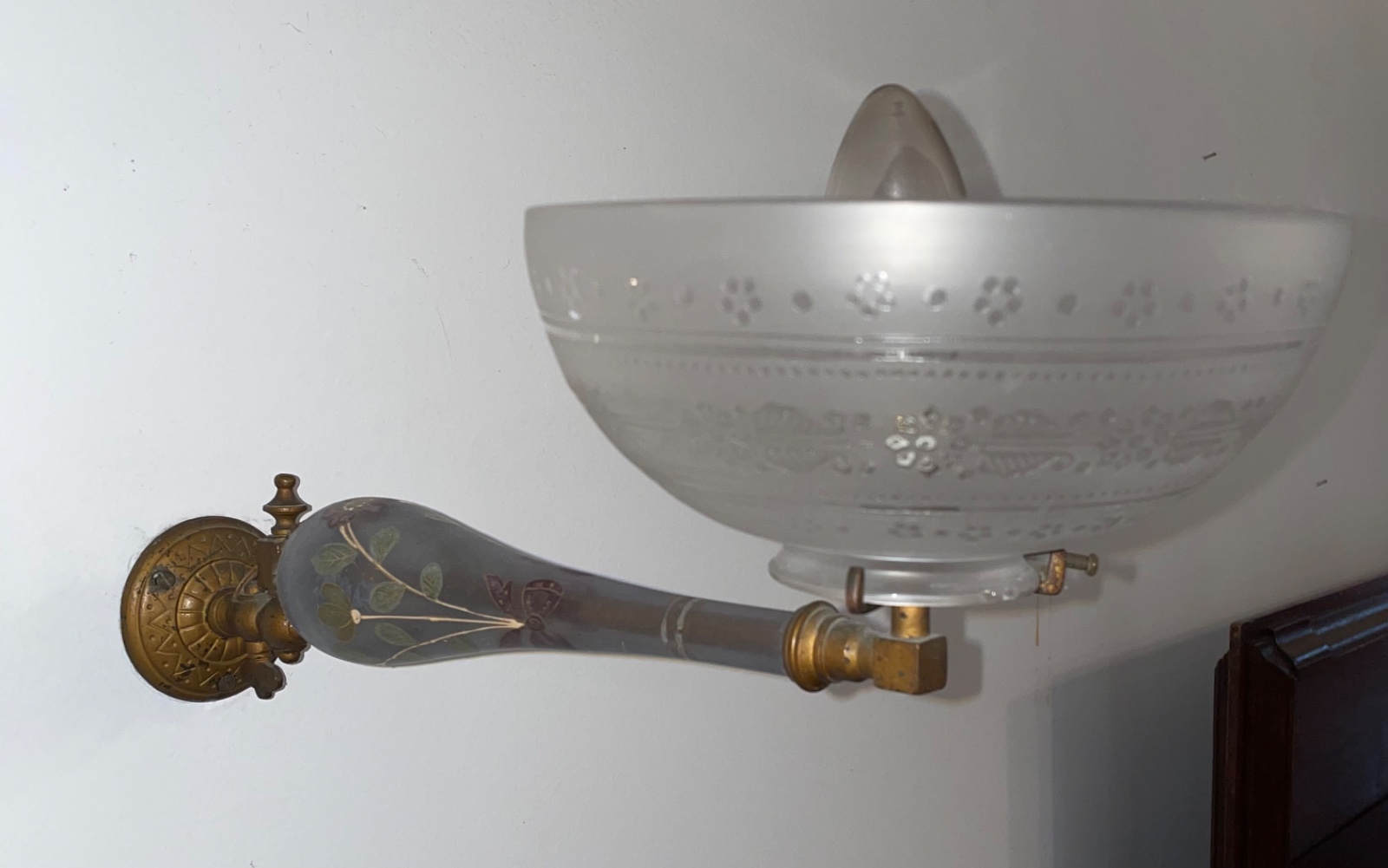 Par de antigas arandelas ditas "bico de gás", para uma luz cada... - foto 2 de 6