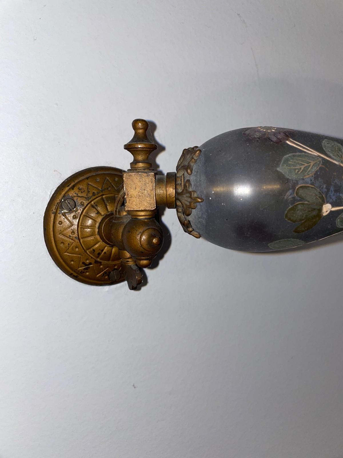 Par de antigas arandelas ditas "bico de gás", para uma luz cada... - foto 5 de 6