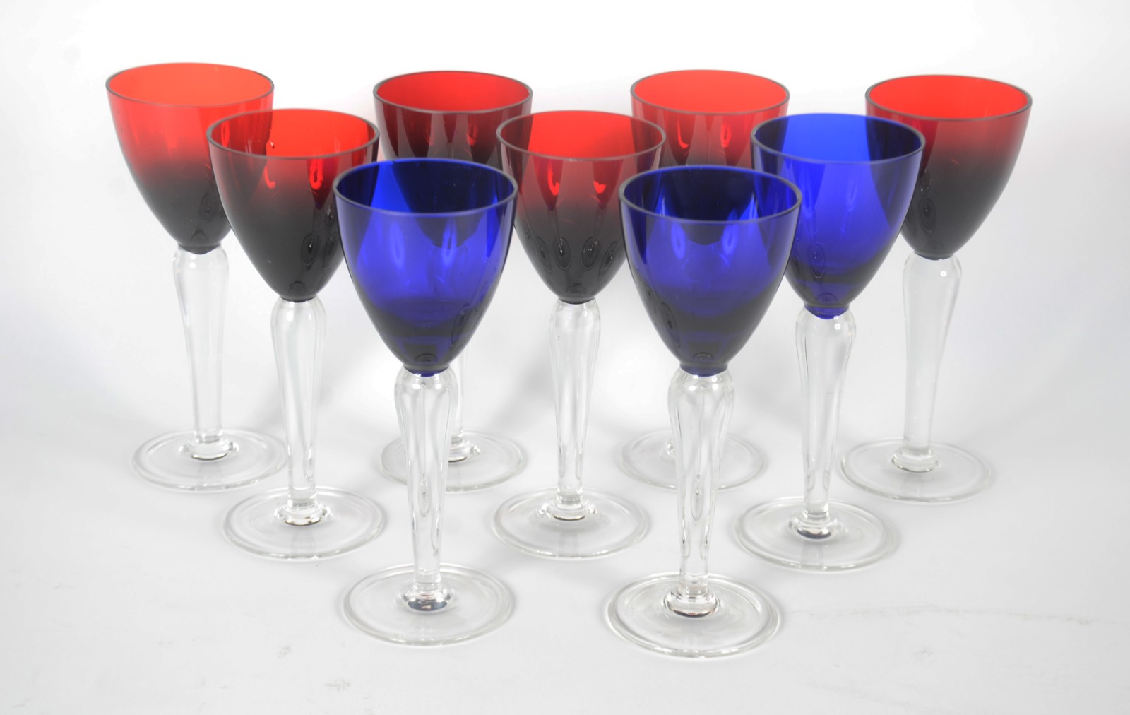 Conjunto com 9 taças para vinho de cristal, sendo: 6 vermelhos e 3... - foto 1 de 4
