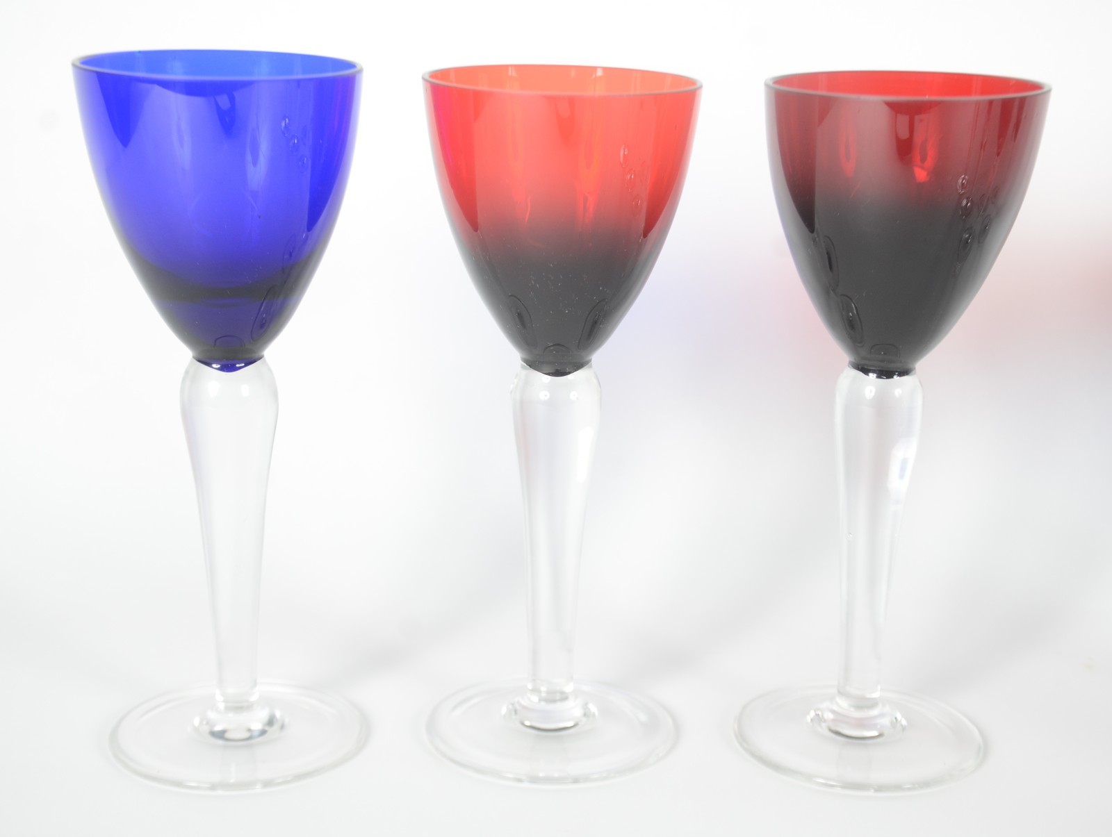 Conjunto com 9 taças para vinho de cristal, sendo: 6 vermelhos e 3... - foto 3 de 4