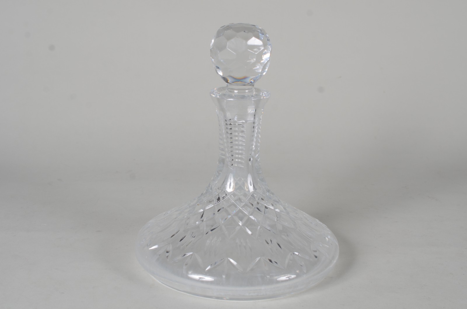 Captain Decanteur de cristal lapidado. Com mofo. - foto 1 de 9