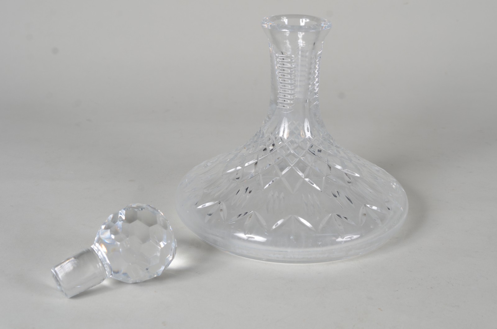 Captain Decanteur de cristal lapidado. Com mofo. - foto 4 de 9