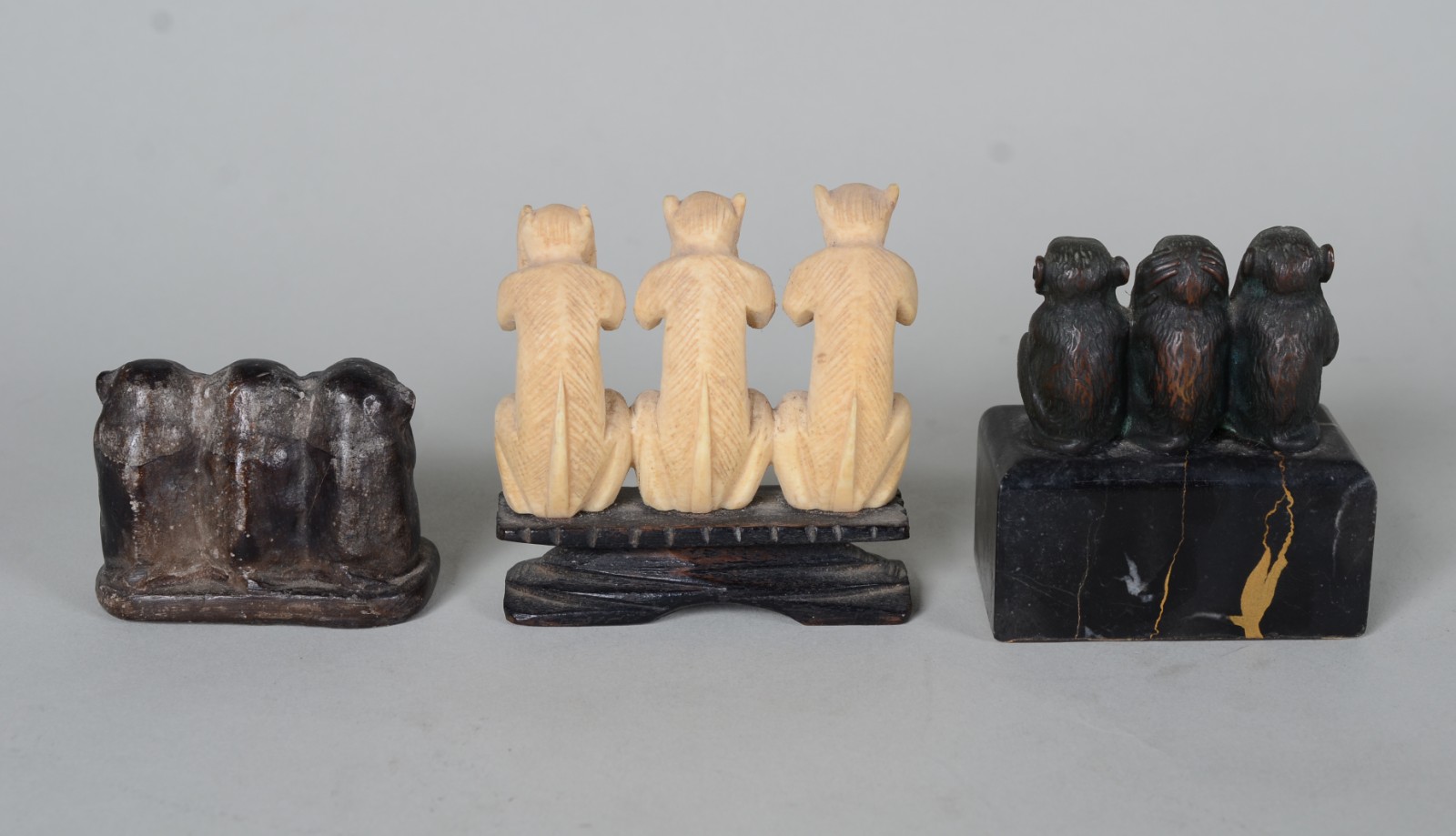 Três esculturas trio de macacos "não falo, não vejo, não ouço", em... - foto 5 de 6