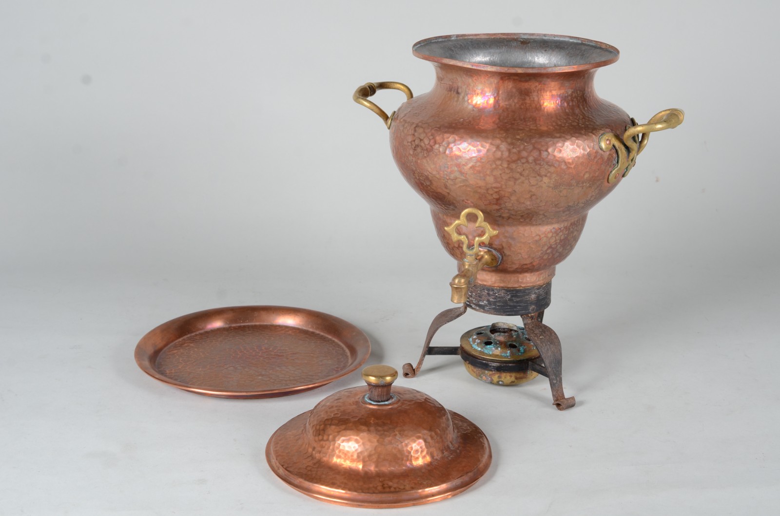 Samovar de cobre martelado com presentoir. - foto 4 de 7