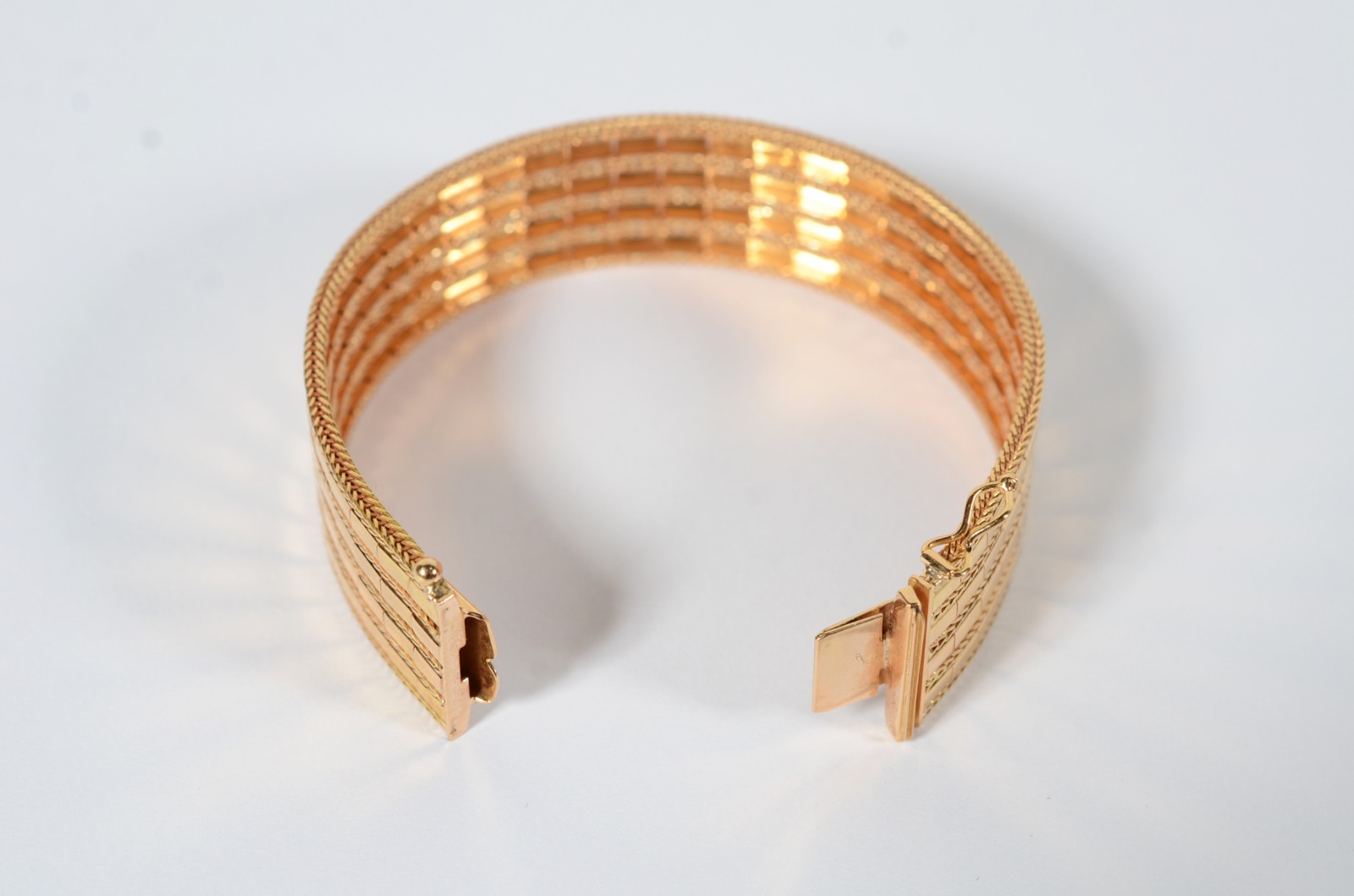 Pulseira em ouro 18 k., contraste 750 com 4 filas. (Por motivos de... - foto 3 de 8