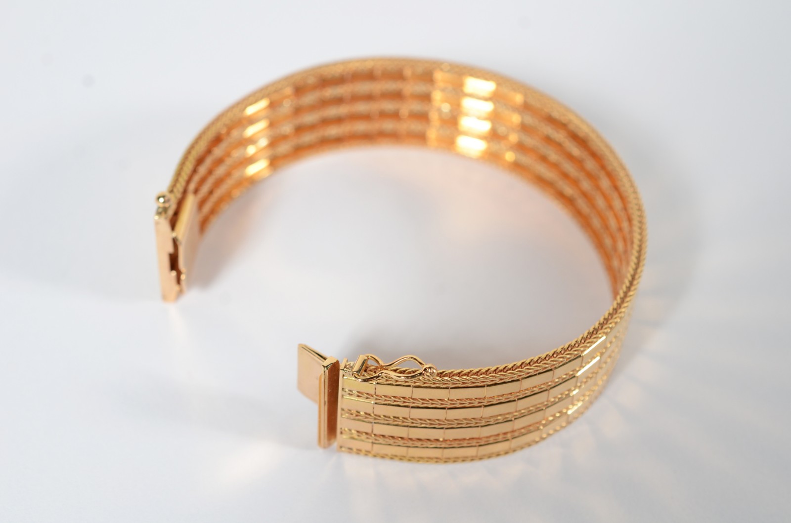 Pulseira em ouro 18 k., contraste 750 com 4 filas. (Por motivos de... - foto 5 de 8