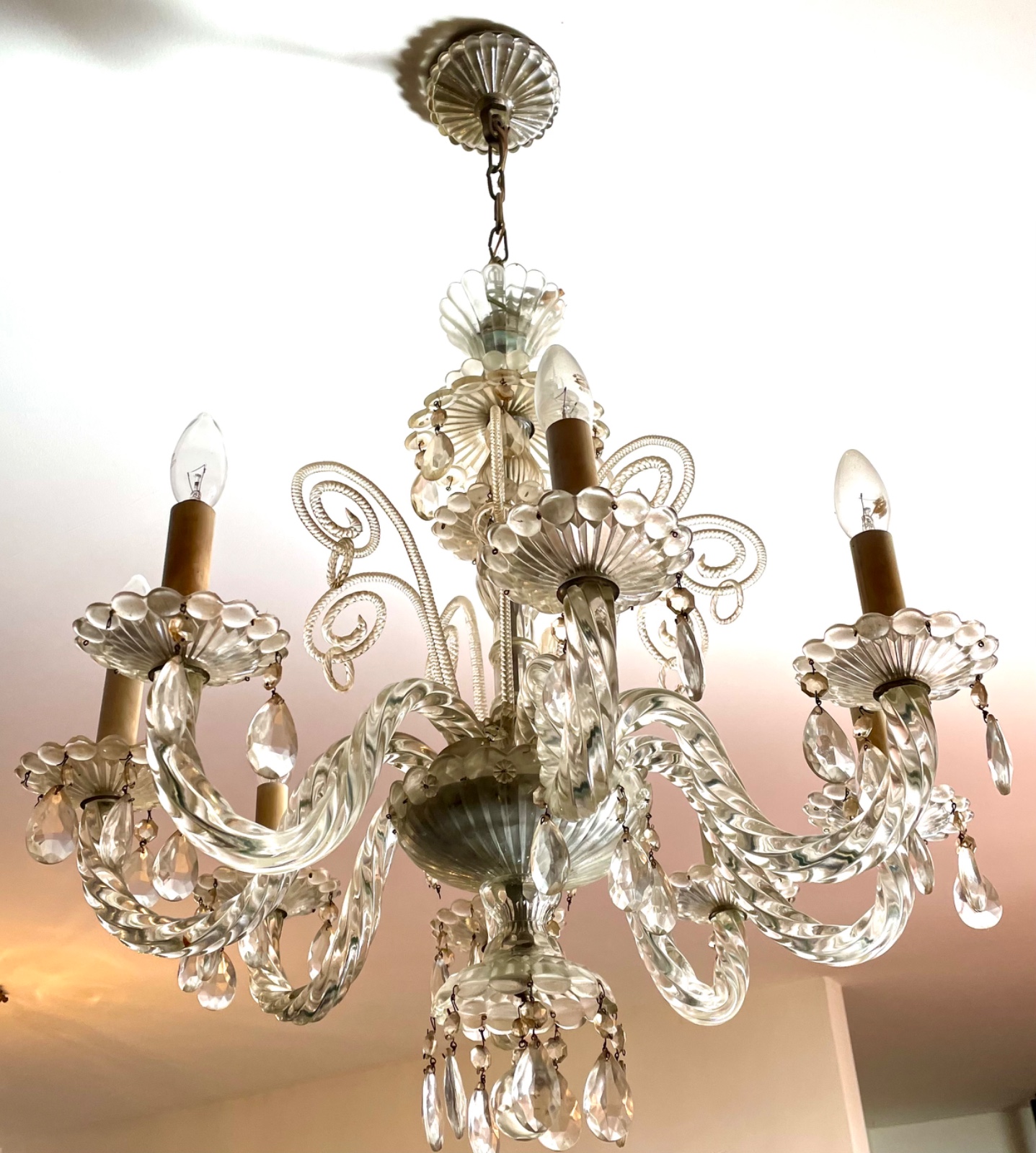 Lustre de cristal para 8 luzes, bobeches com bordas peroladas... - foto 1 de 10