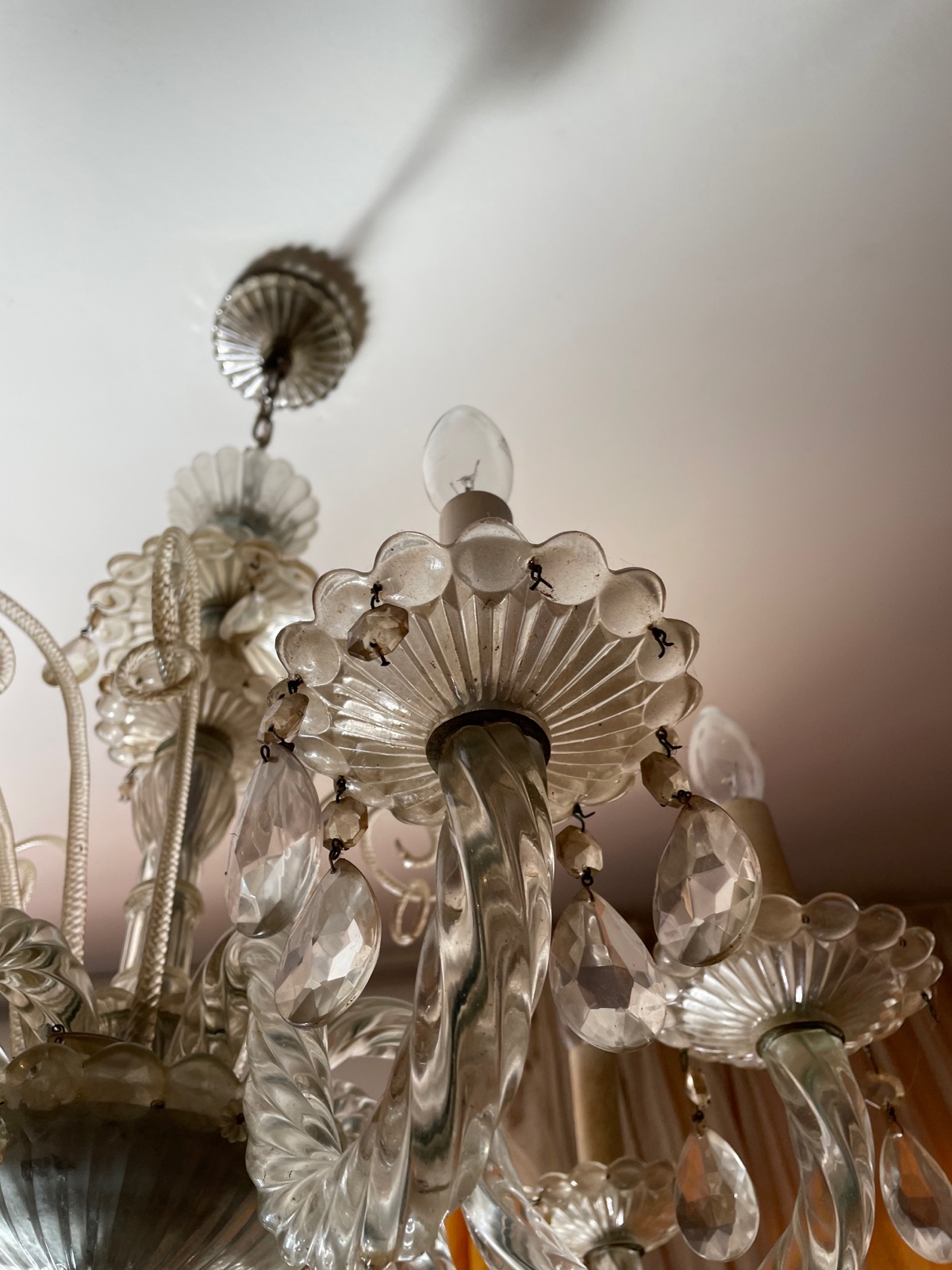 Lustre de cristal para 8 luzes, bobeches com bordas peroladas... - foto 10 de 10
