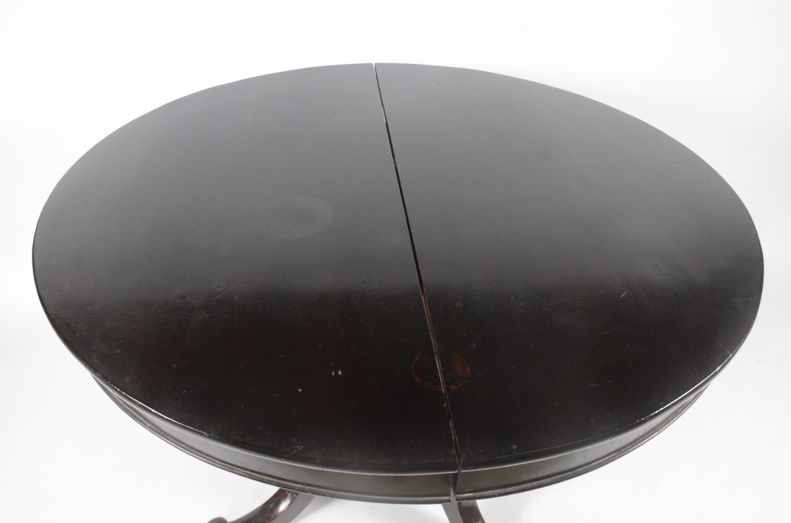 Mesa de jantar de madeira nobre, feitio redondo com tabua extensora... - foto 3 de 10