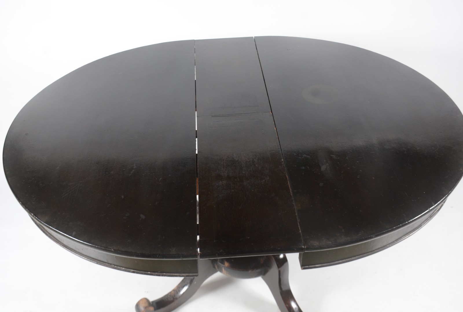Mesa de jantar de madeira nobre, feitio redondo com tabua extensora... - foto 8 de 10