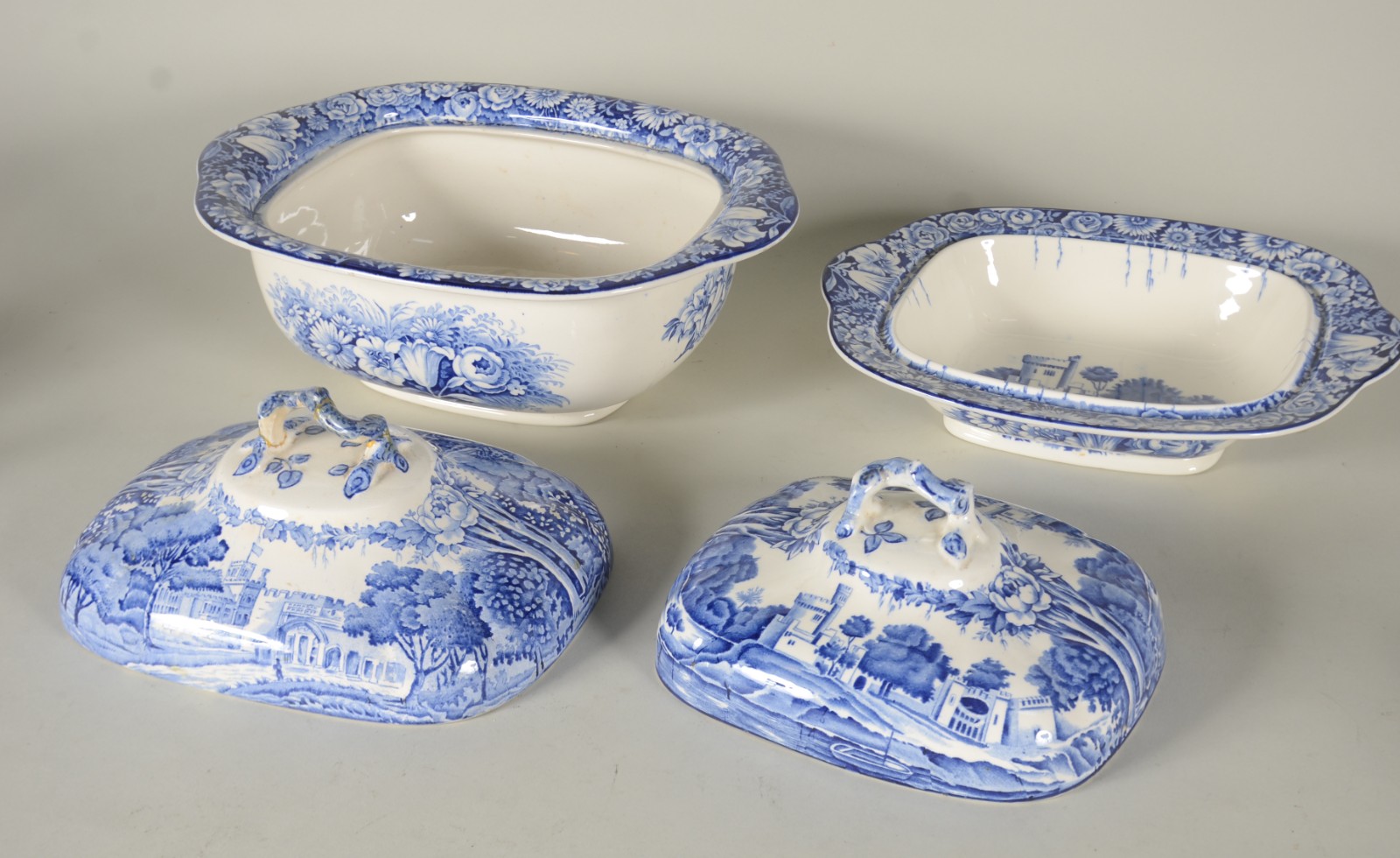 Aparelho de jantar de faiança Wood&Sons azul e branca composto de... - foto 7 de 11
