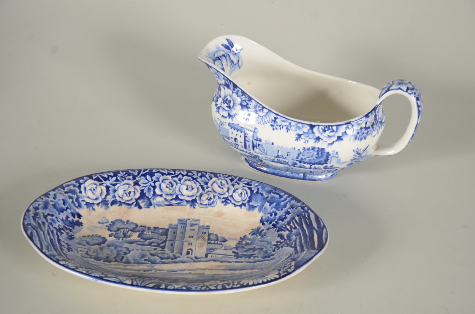 Aparelho de jantar de faiança Wood&Sons azul e branca composto de... - foto 9 de 11