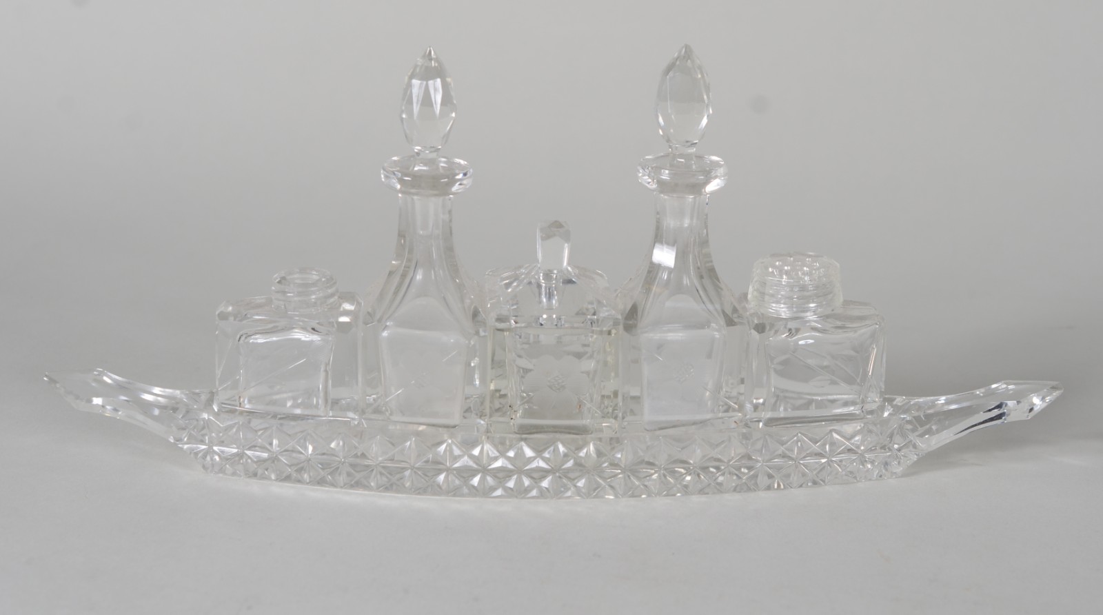 Galheteiro de cristal europeu na forma de navete, com cinco peças e... - foto 4 de 9