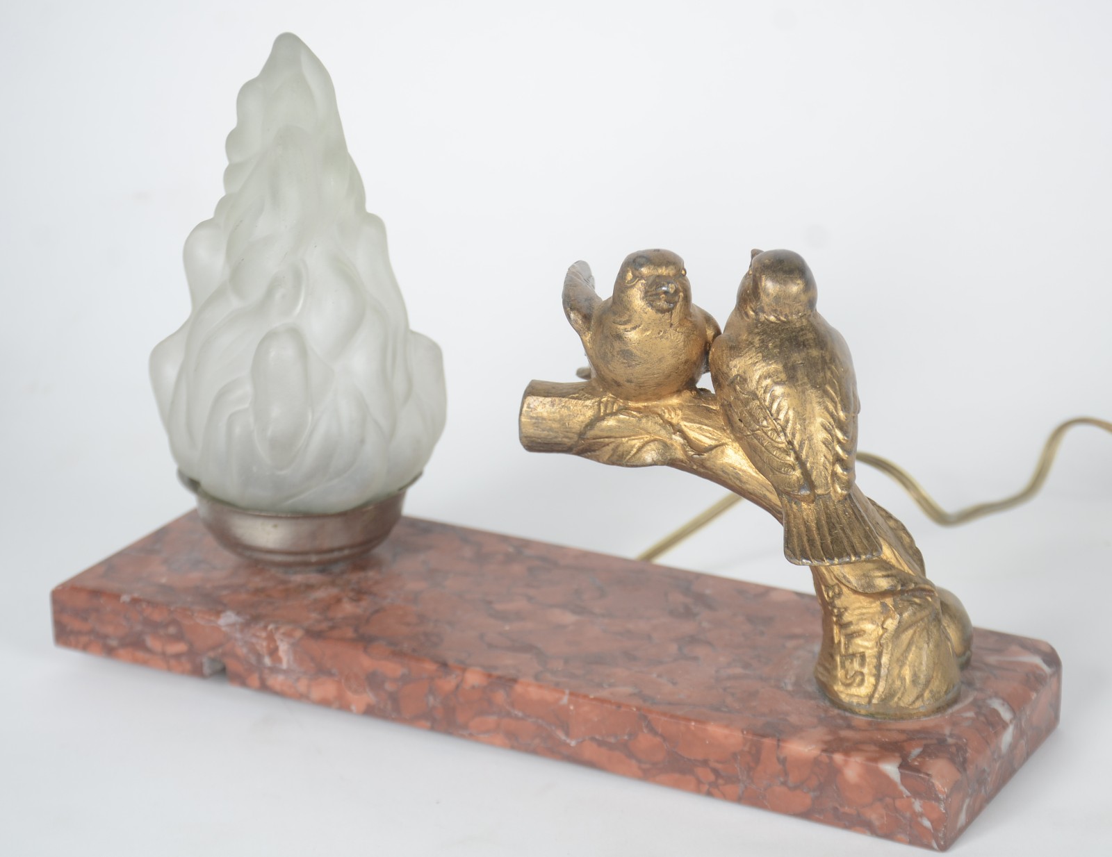 Quebra luz com escultura de metal dourado na forma de pássaros, manga... - foto 1 de 7