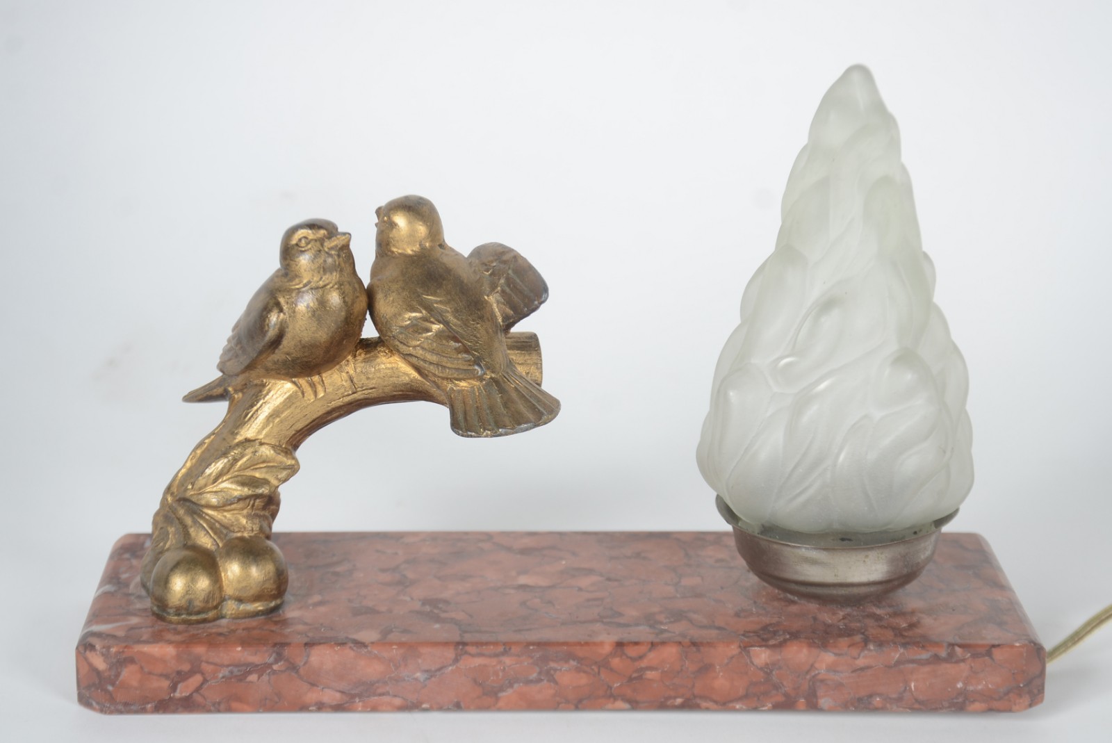 Quebra luz com escultura de metal dourado na forma de pássaros, manga... - foto 3 de 7