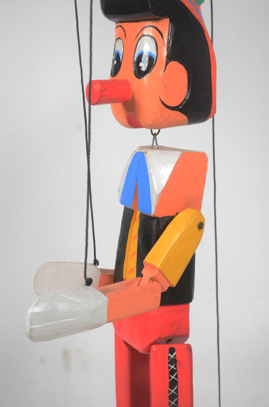 Grande marionete do boneco Pinóquio em madeira policromada. - foto 7 de 8