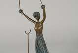 Salvador Dalí (1904-1989),  - Escultura representando figura feminina, assinada.
