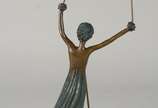 Salvador Dalí (1904-1989),  - Escultura representando figura feminina, assinada.