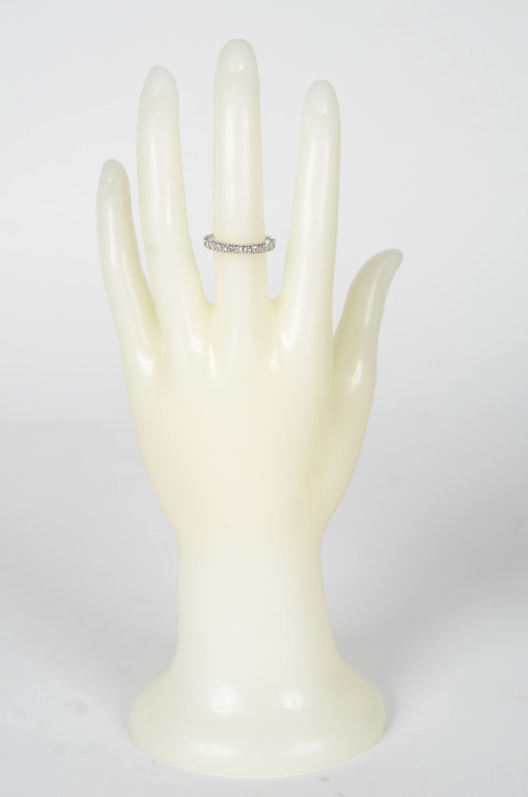 Aliança completa de ouro branco com 30 brilhantes de 0,05 ct, ct... - foto 6 de 7