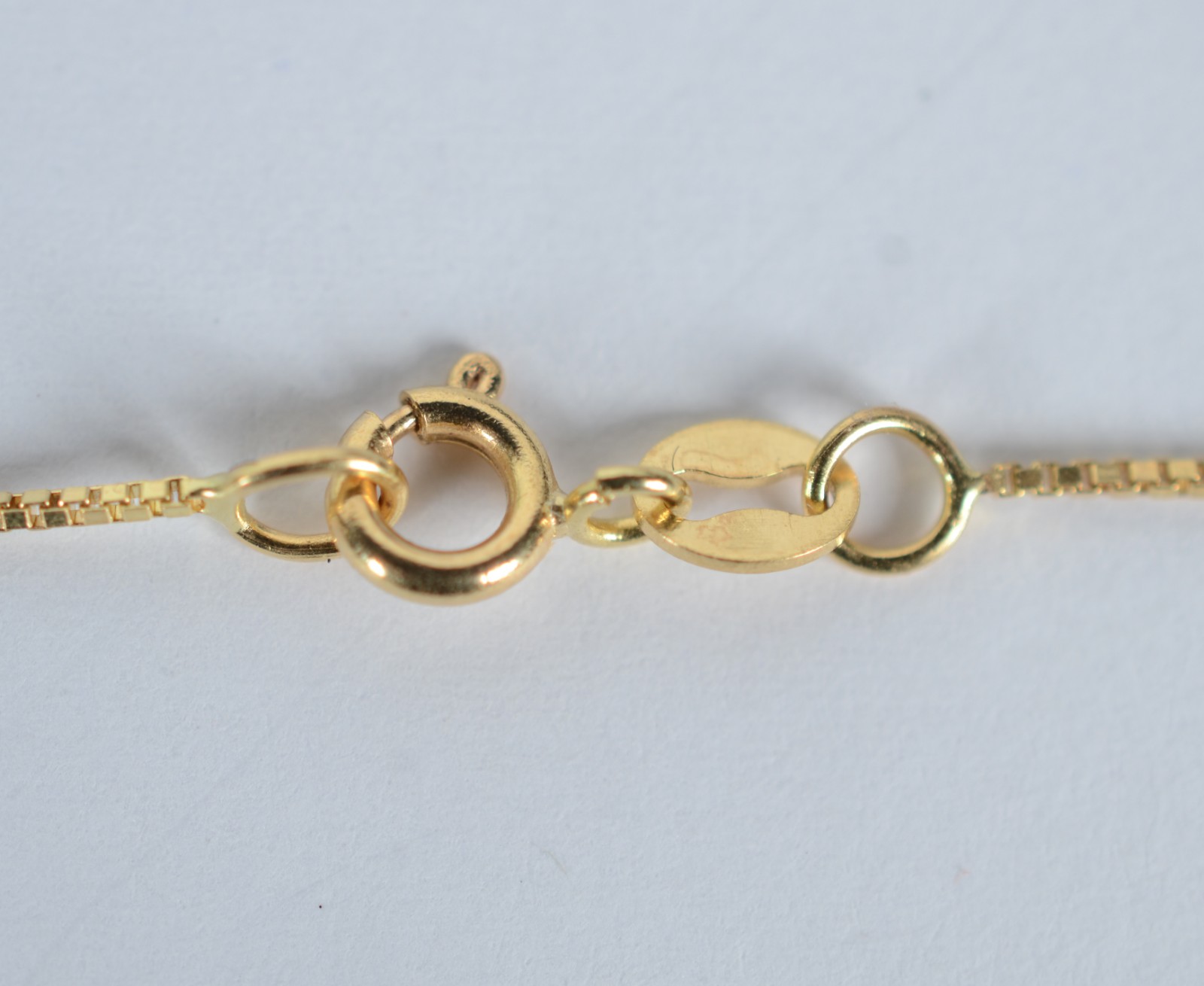 Colar de ouro 18 k, contraste 750 com pendente com brilhantes. (Por... - foto 4 de 6