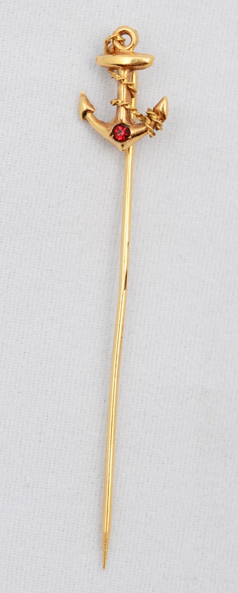 Alfinete em ouro 18 k para gravata, adornado com motivo náutico e...